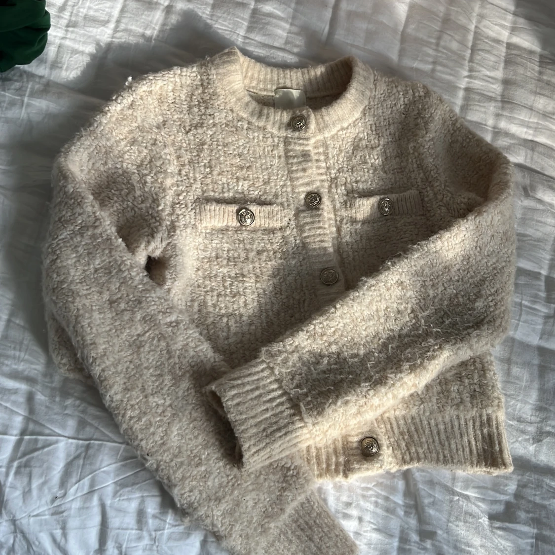 Beige stickad kofta från H&M - 1