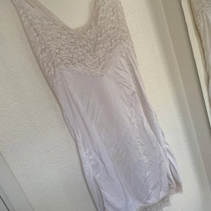 Nattlinne - Satin nattlinne 🤍