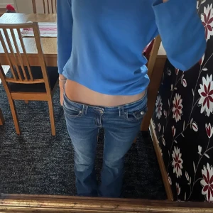 Low waist jeans - Säljer ett par jättesnygga jeans💕Passar perfekt på mig som är 170🌸🌸