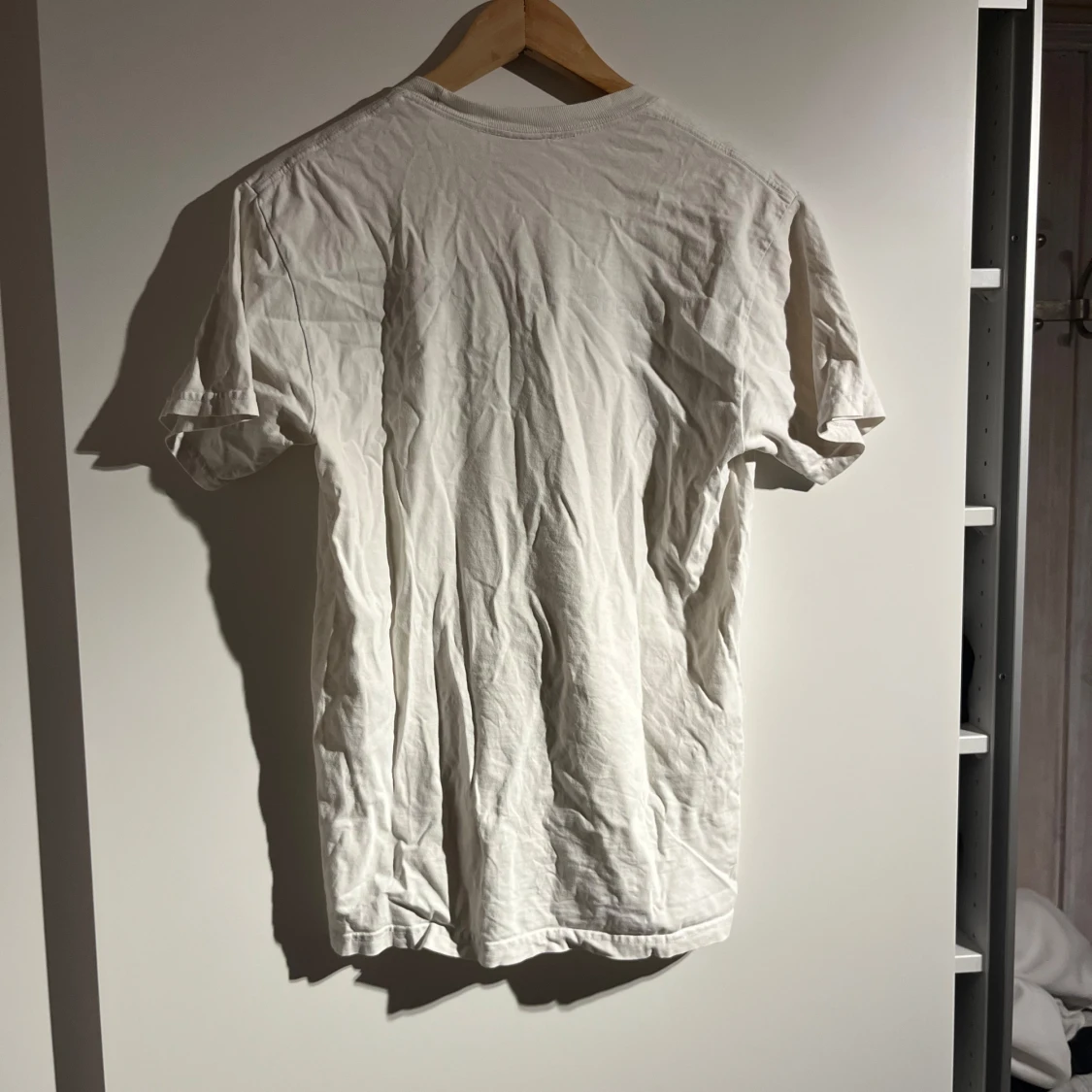 Vit t-shirt från better days  - 1