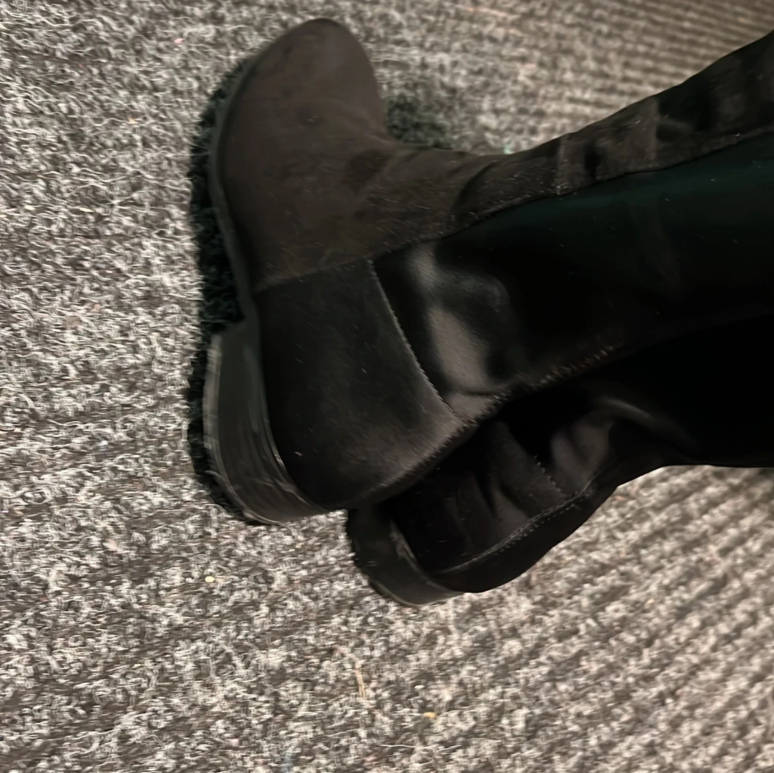 Svarta overknee stövlar med dragkedja - 4