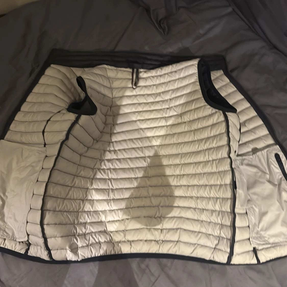 Navy quiltad väst från Colmar