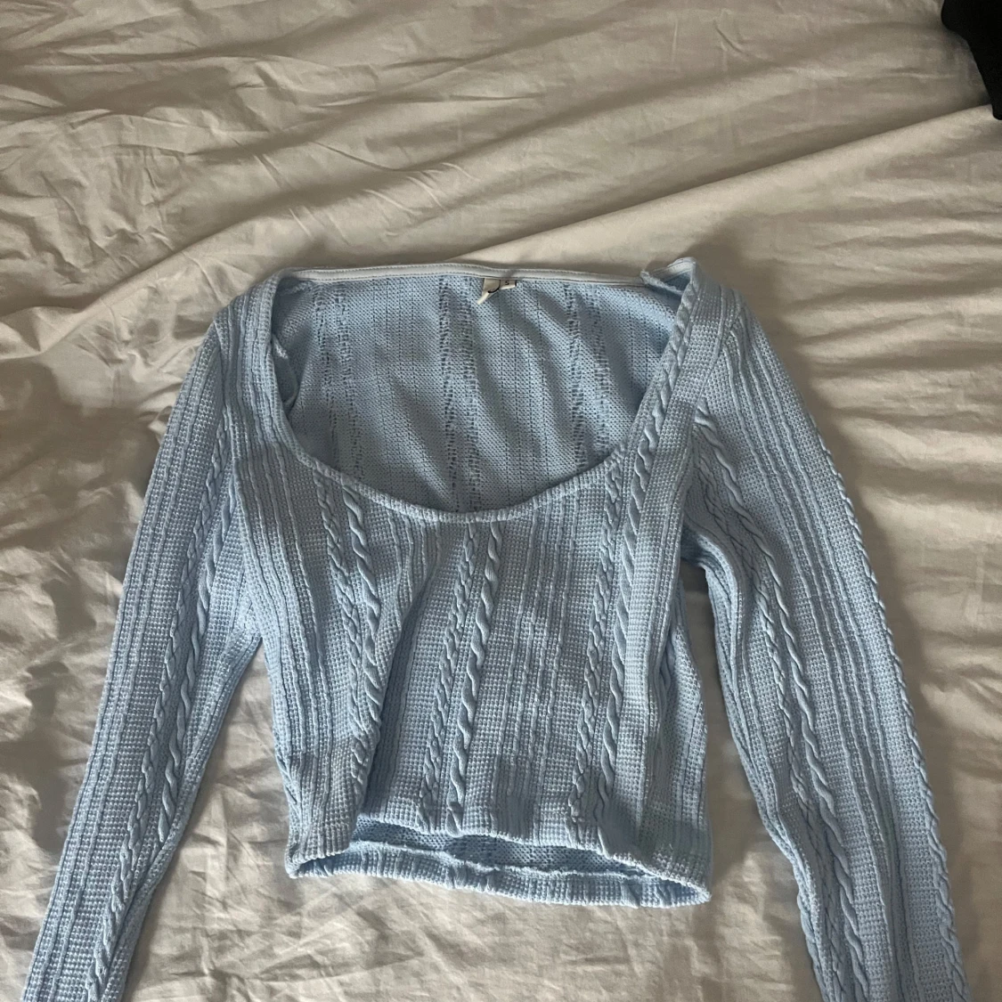 Ljusblå croppad stickad tröja - 1