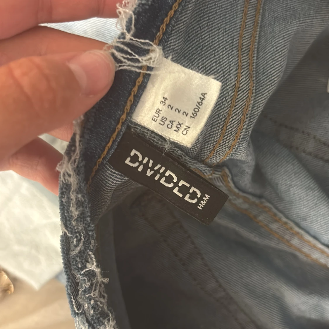 Blå bootcut jeans från Divided H&M - 3
