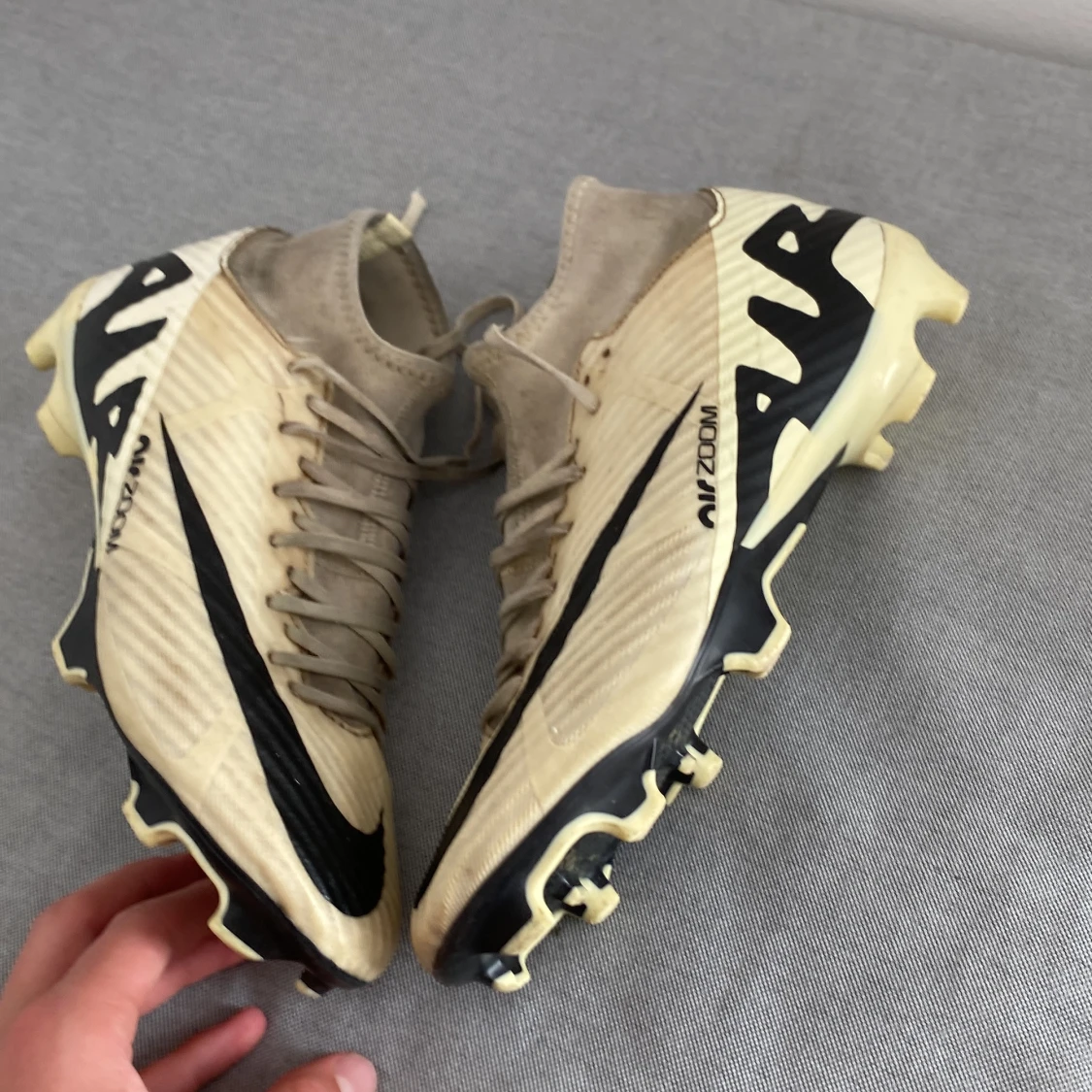 Nike Air Zoom fotbollsskor beige/svart - 2