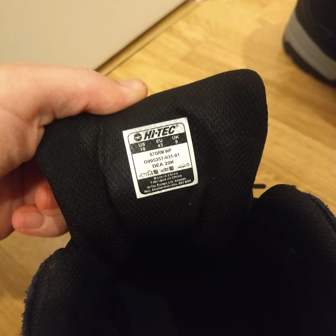 Svarta kängor från Hi-Tec storlek 43 - 3