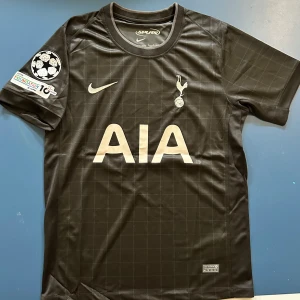 Bergvall Tottenham Fotbollströja  - Helt ny Bergvall Tottenham Fotbollströja. Finns i storlek S och M