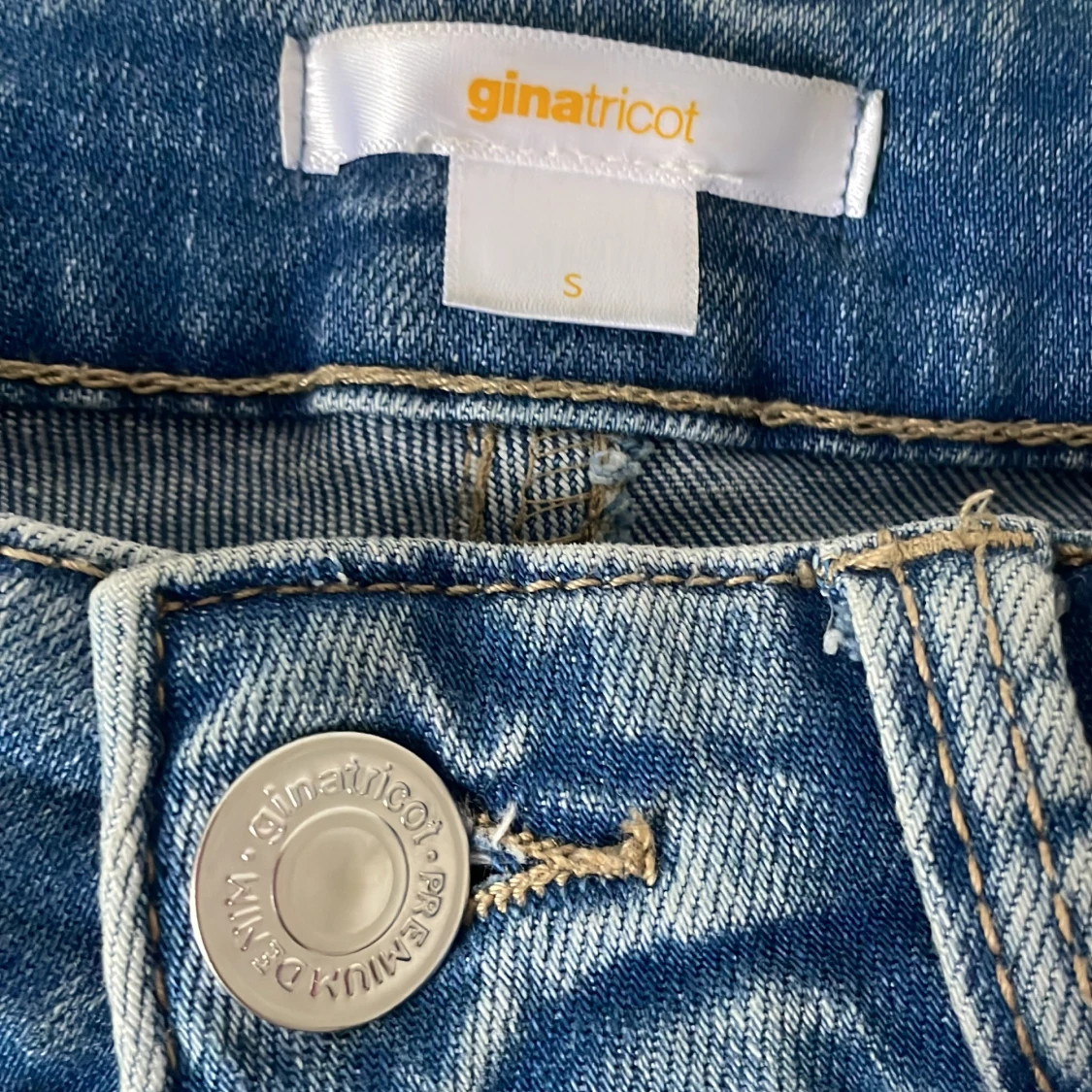 Blå bootcut jeans från Gina Tricot - 2