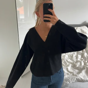 Stickad tröja  - Väldigt fin stickad tröja från COS