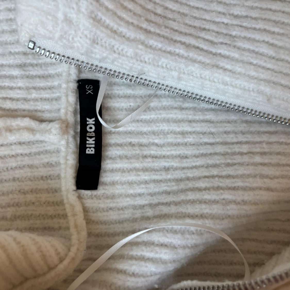 Stickad hoodie bikbok  - 2