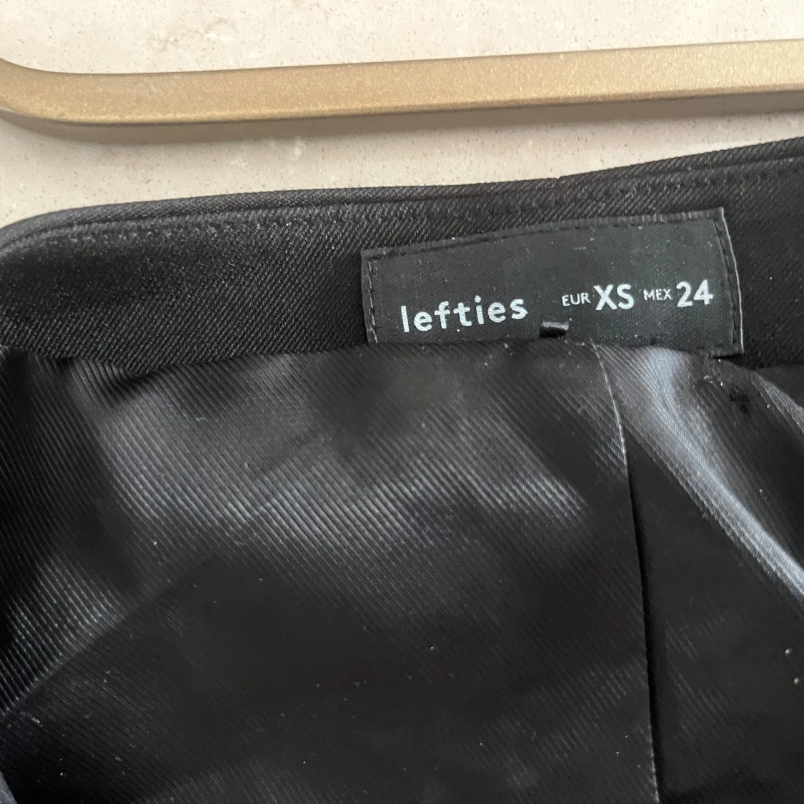Svart kostymväst från Lefties i storlek  XS - 2