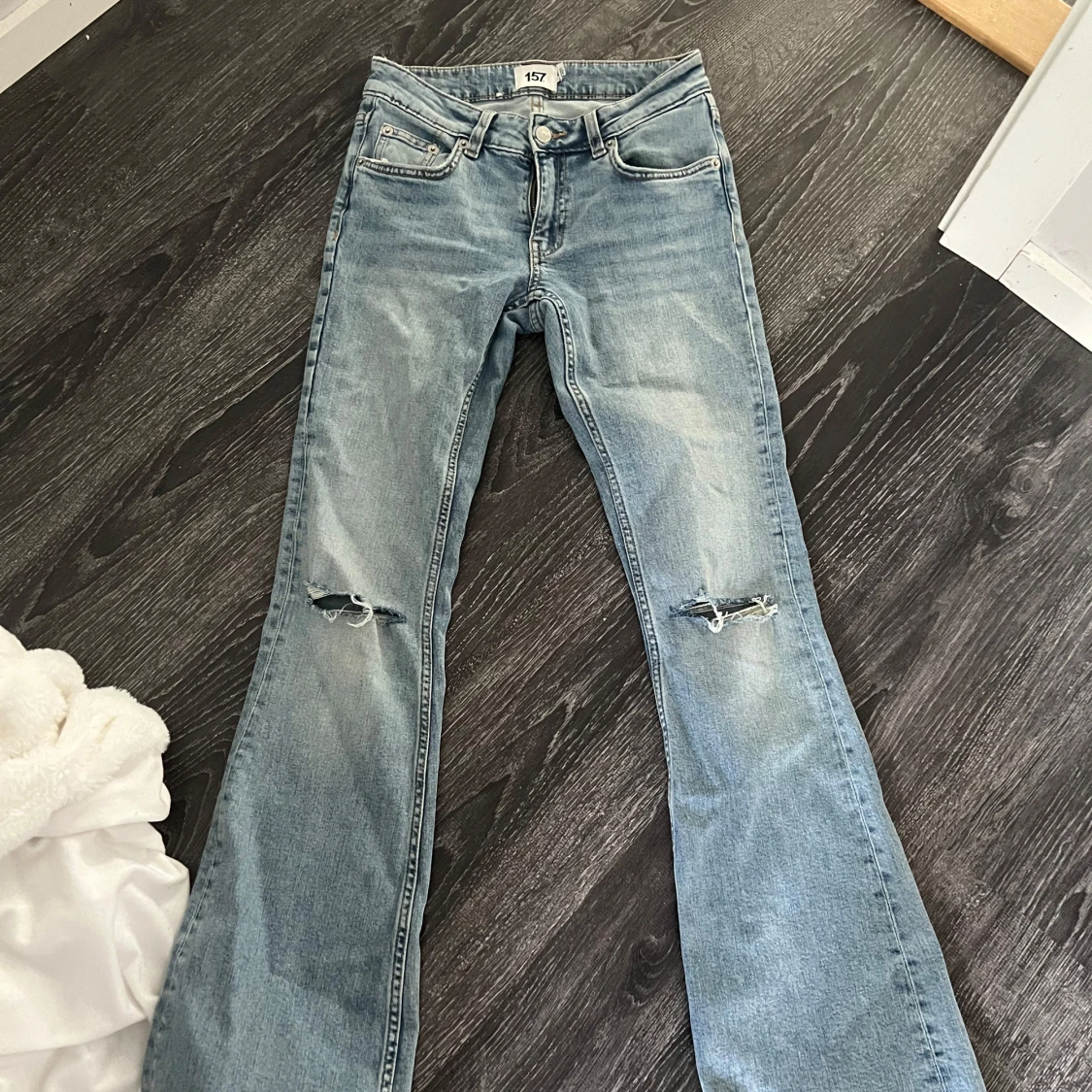 Ljusblå bootcut jeans