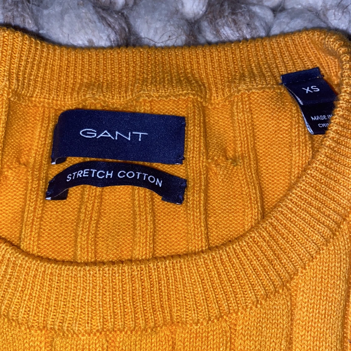 Gul kabelstickad tröja från Gant XS - 1