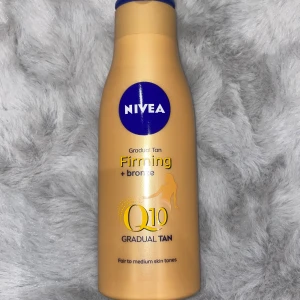 NIVEA Gradual Tan Firming + Bronze - En taning lotion, endast testad💕