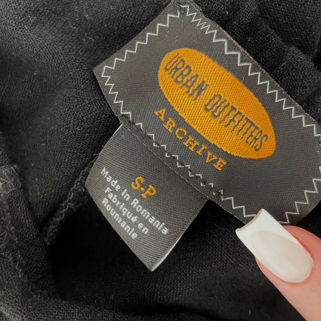 Svarta linnebyxor från Urban Outfitters - 2
