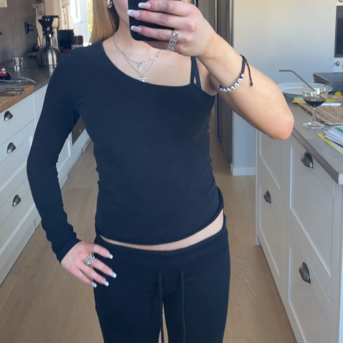 Svart oneshoulder topp - 1