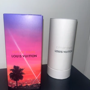 City Of Stars - Parfym som luktar riktigt gott och exklusivt. Den är helt ny. Skriv om du har några frågor!