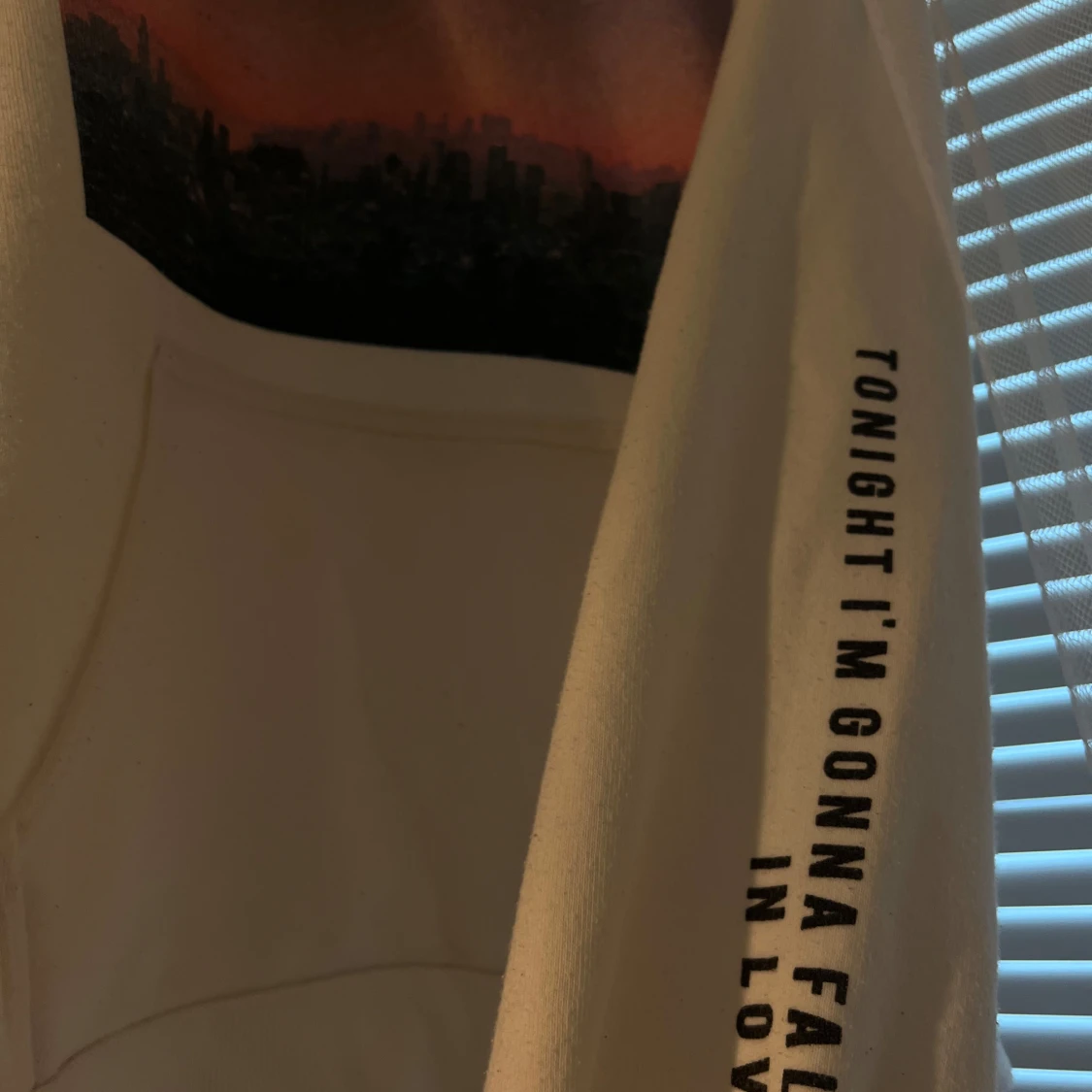 Vit hoodie med tryck - 3