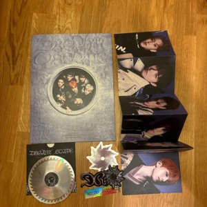 Nct dream dreamscape album  - Nytt album. Alla inclusions visas på bilden :) För fler bilder eller om du har några frågor skriv privat 🤍