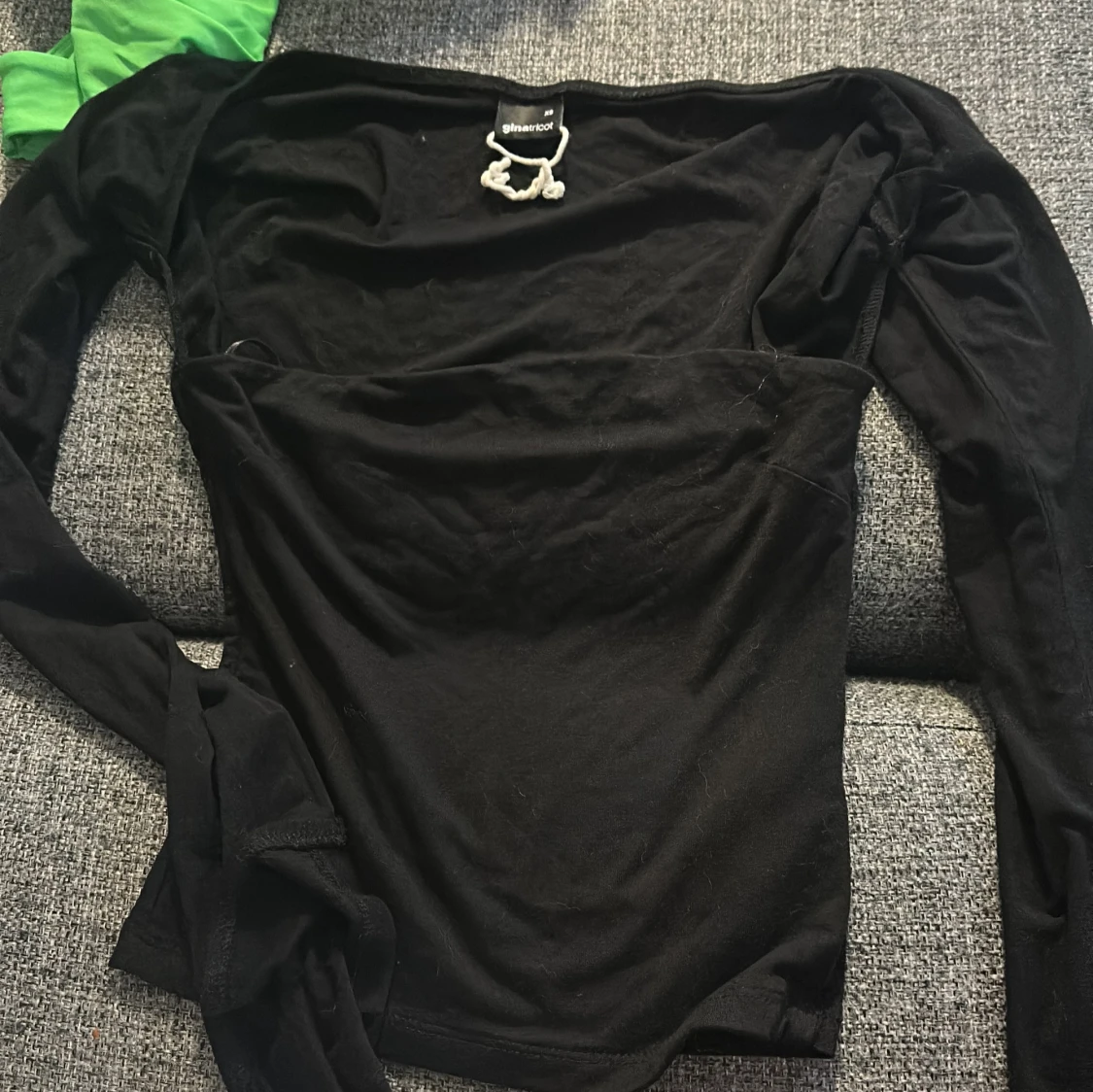 Mix av trendiga toppar i olika färger och material - 2