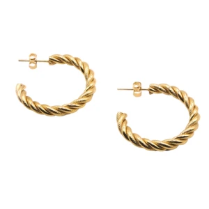 Örhängen - Superfina örhängen i rostfritt stål från Kahlo🤍