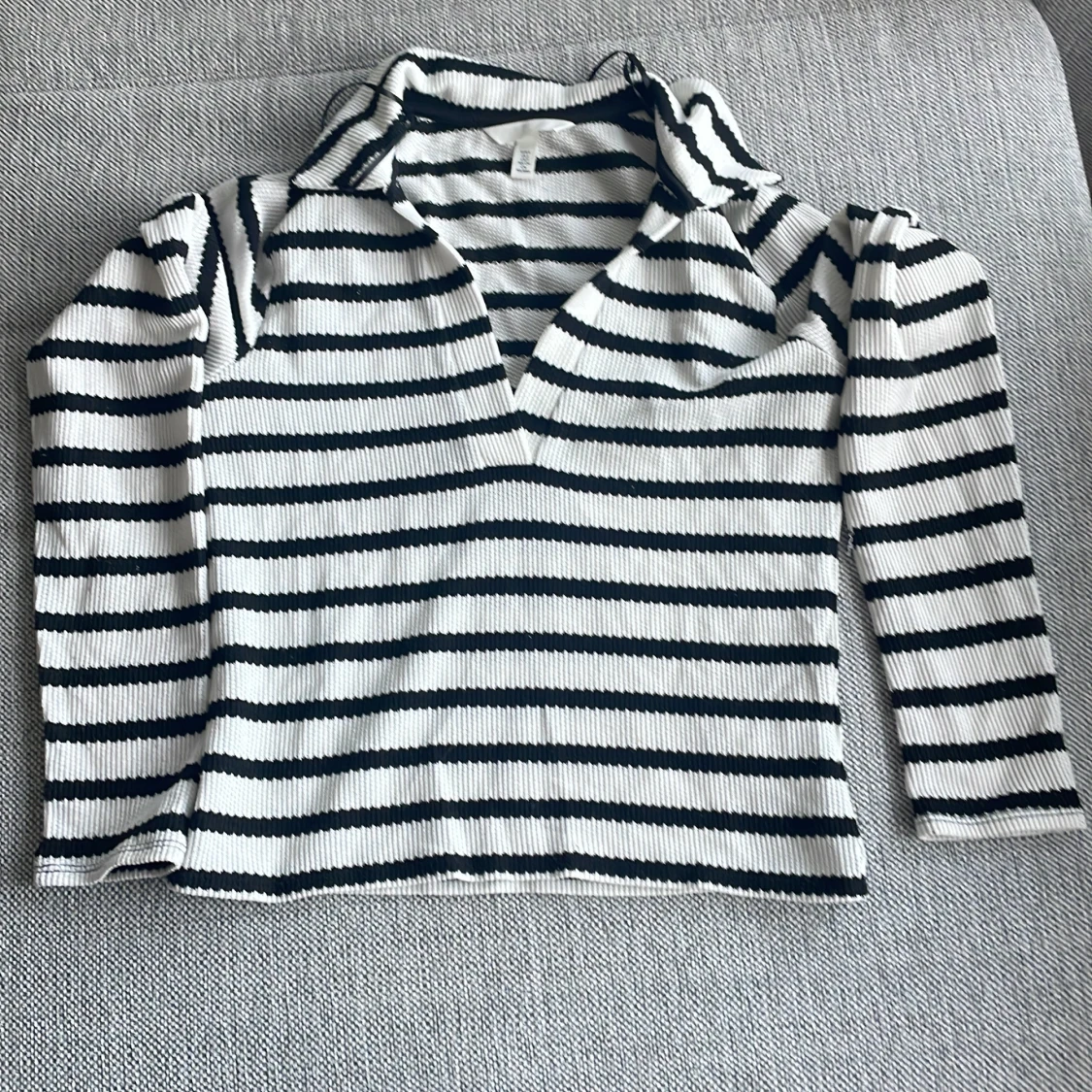 Randig stickad tröja