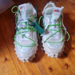 Nike Waffle race off - Tränings sko Nike x Off-White helt nya 