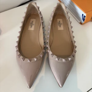 Valentino Garacani ballet flats - In very good condition. Ask for more pictures🫶🏼!