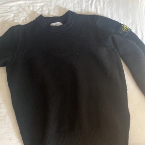 Stone island tröja - Inte använd jätte mycket så bra skick på den. Priset är prutbart Äkta såklart