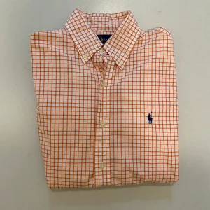 Rosa Ralph Lauren skjorta S - Rosa slim fit polo Ralph Lauren skjorta //  Mycket bra skick //  Storlek S //  Skriv vid minsta fråga eller fundering💯🤝