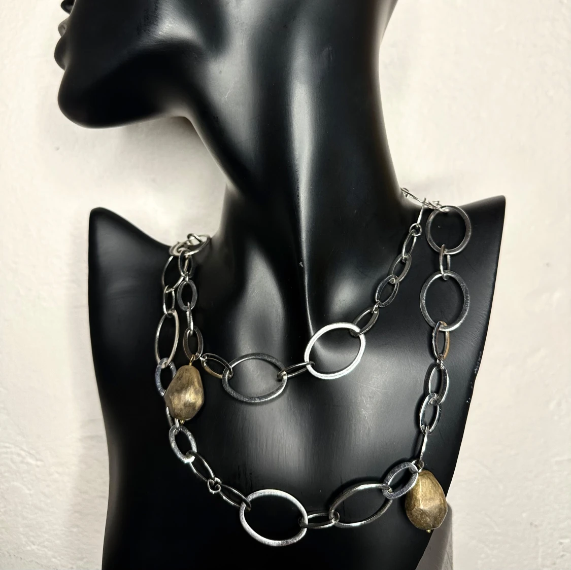 Chunky vintagehalsband i silver, brons och guld - 100 cm långt - 00-tal - Från svenska Miss Dee  - 2