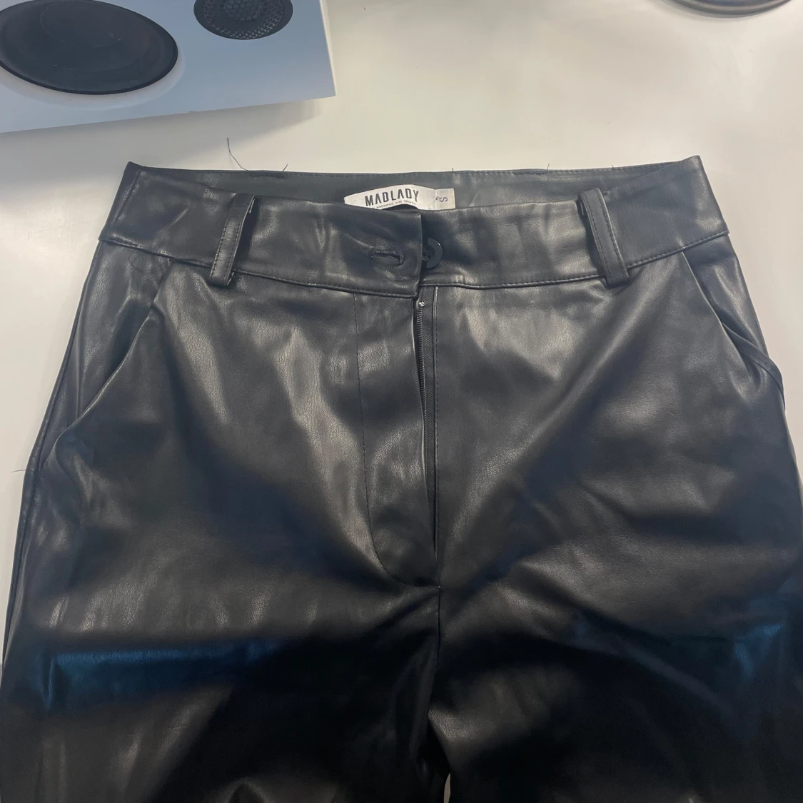 Svarta skinnbyxor  - 3