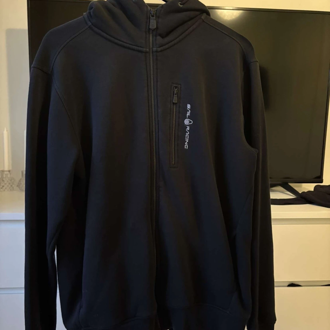 Svart hoodiejacka Sail Racing XL
