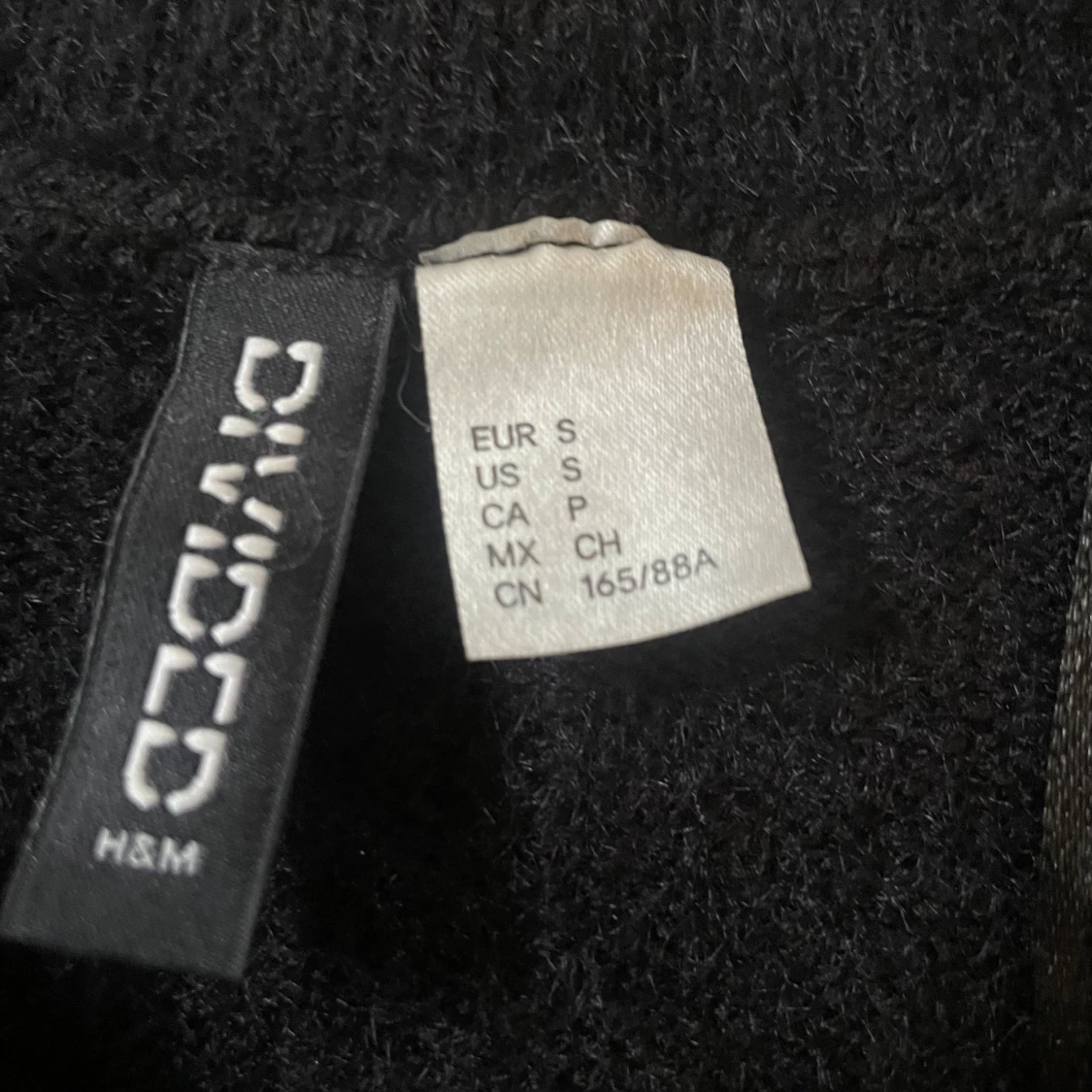 Svart stickad tröja från H&M Divided - 2