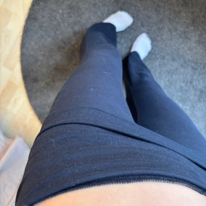  Mörkblå yoga pants  Gina Tricot - Mörkblå yoga pants från Gina Tricot, strl 158-164, ny skick!! 💞
