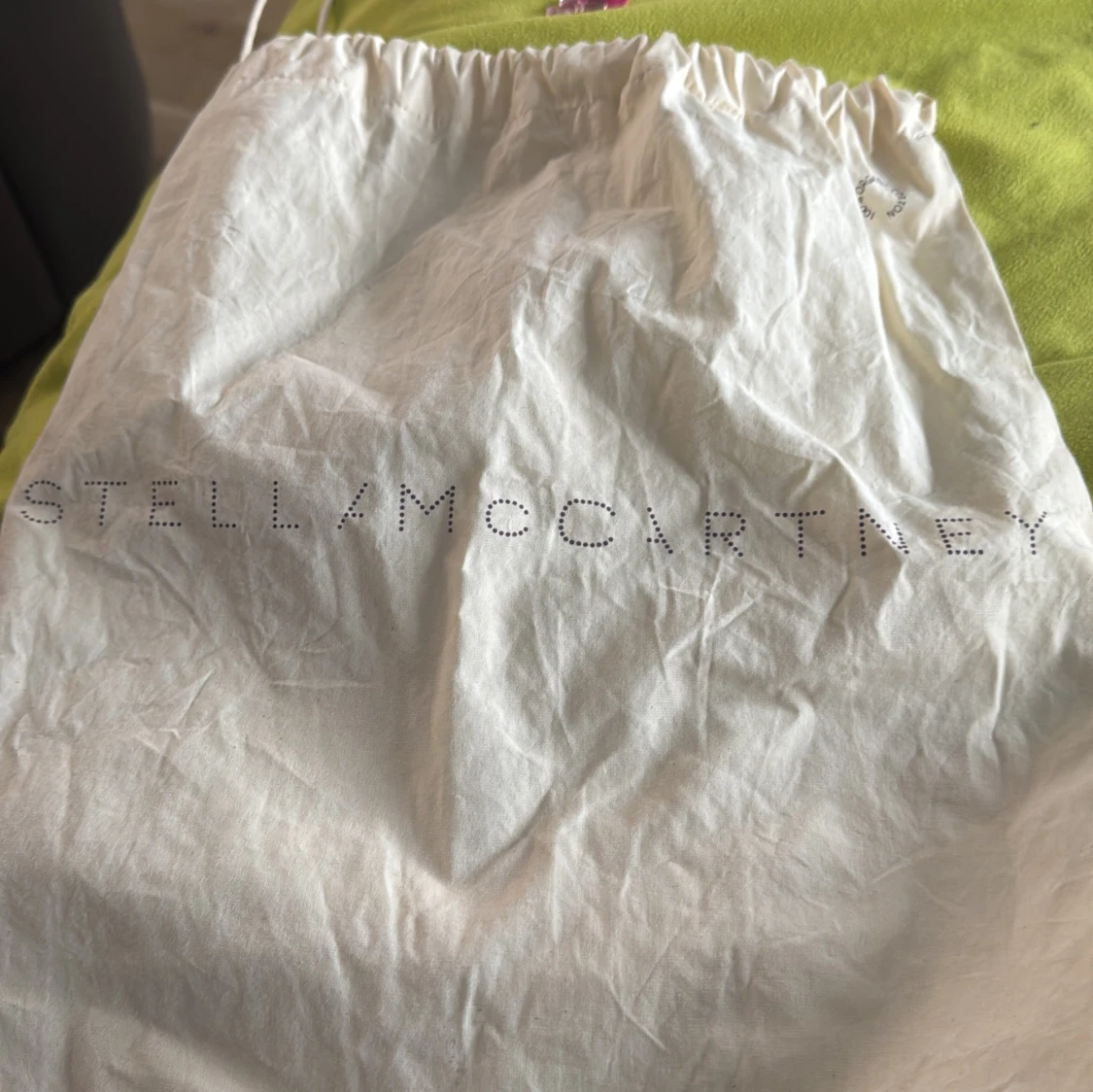 Beige axelväska från Stella McCartney - 2