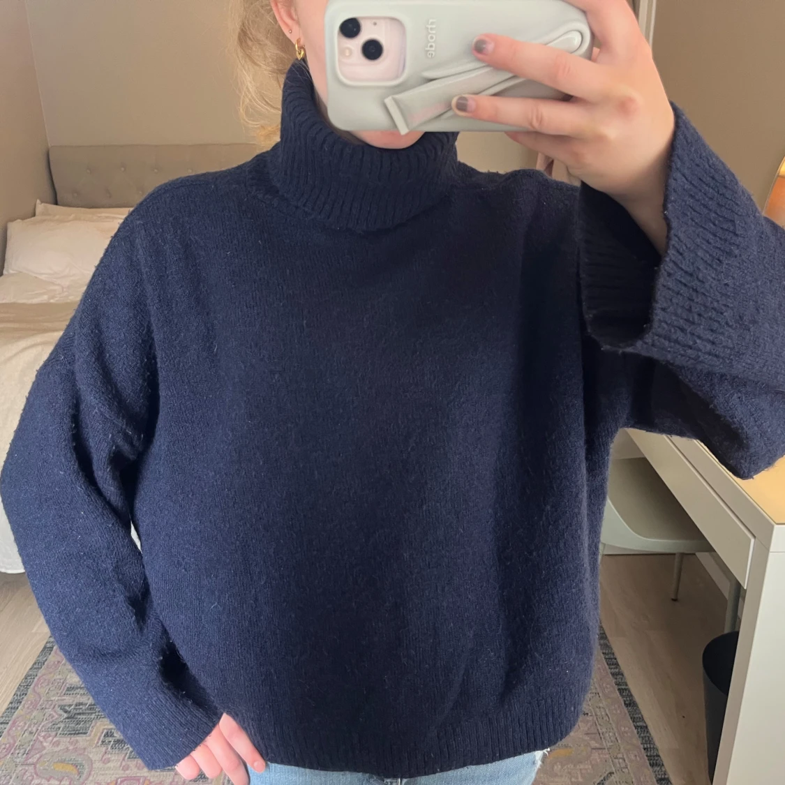 Mörkblå stickad polotröja - 1