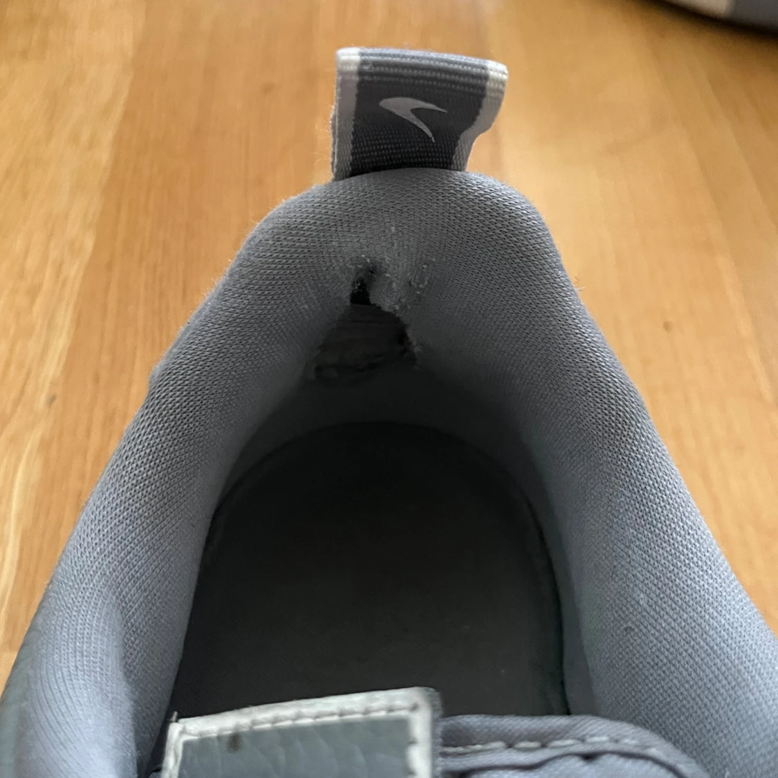 Grå Nike Air Force sneakers - 3