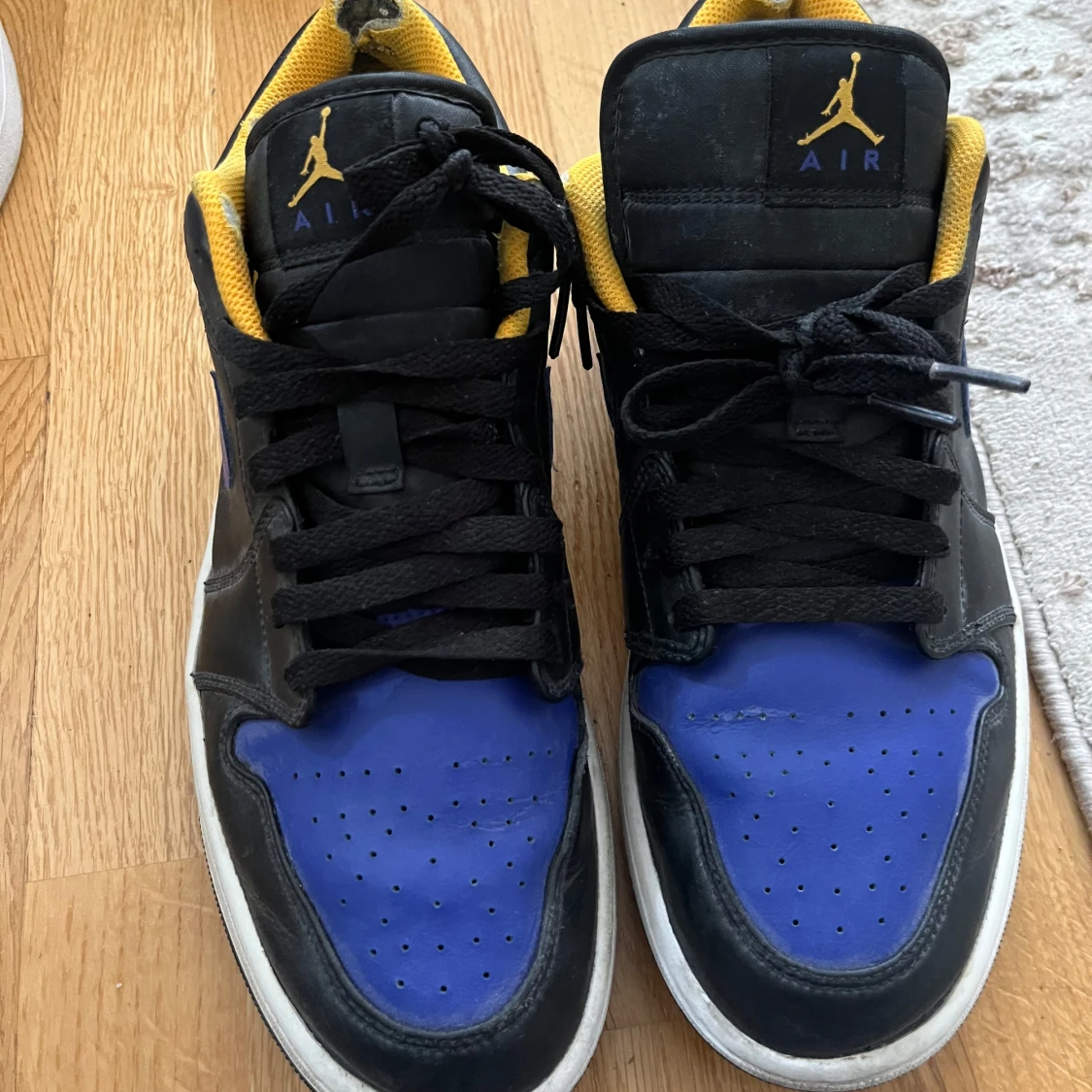 Nike Air Jordan 1 Low svart/blå/gul