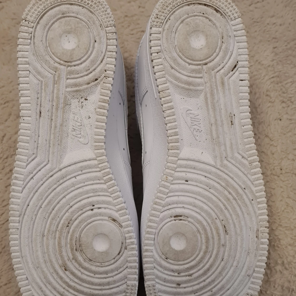 Nike Air Force 1 - 4