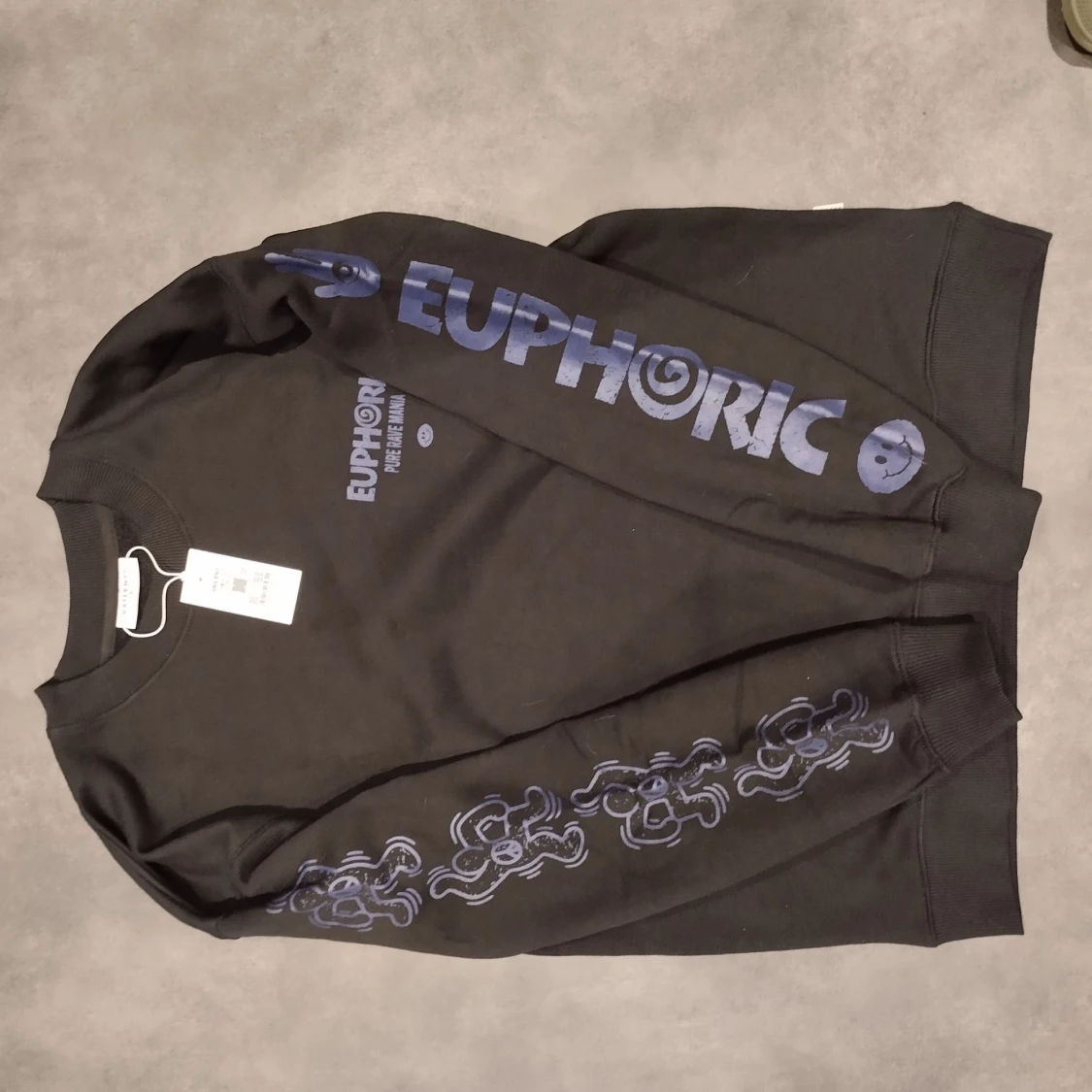 Ny! Svart sweatshirt med tryck från Vailent - 1