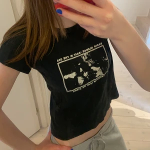 T-shirt med tryck! - Så fin! One size men passar xs -m.