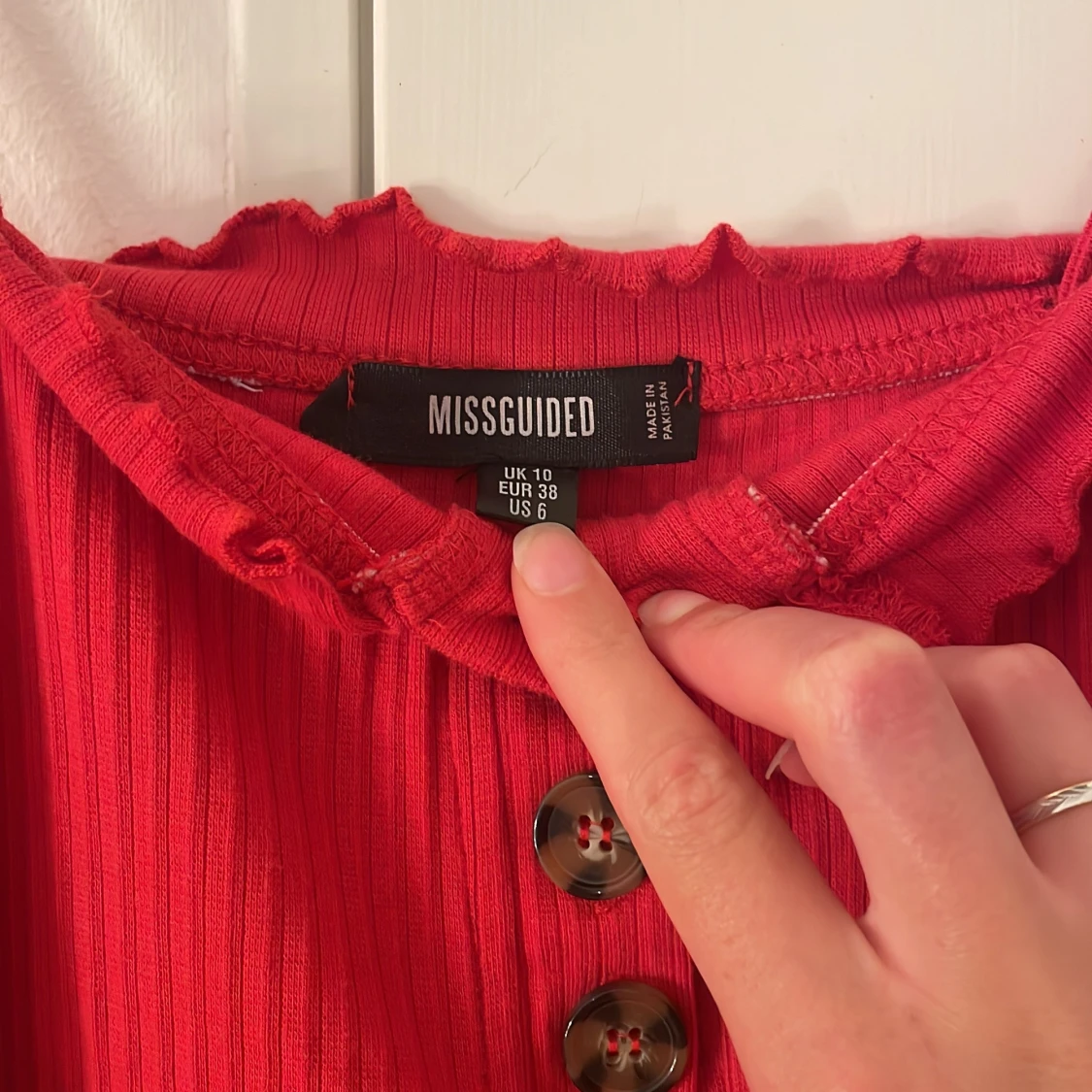 Röd ribbad klänning från Missguided - 3