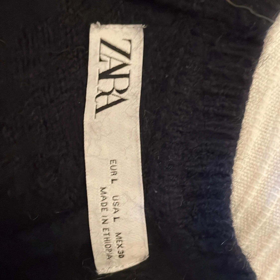 mörkblå stickad tröja från Zara - 3