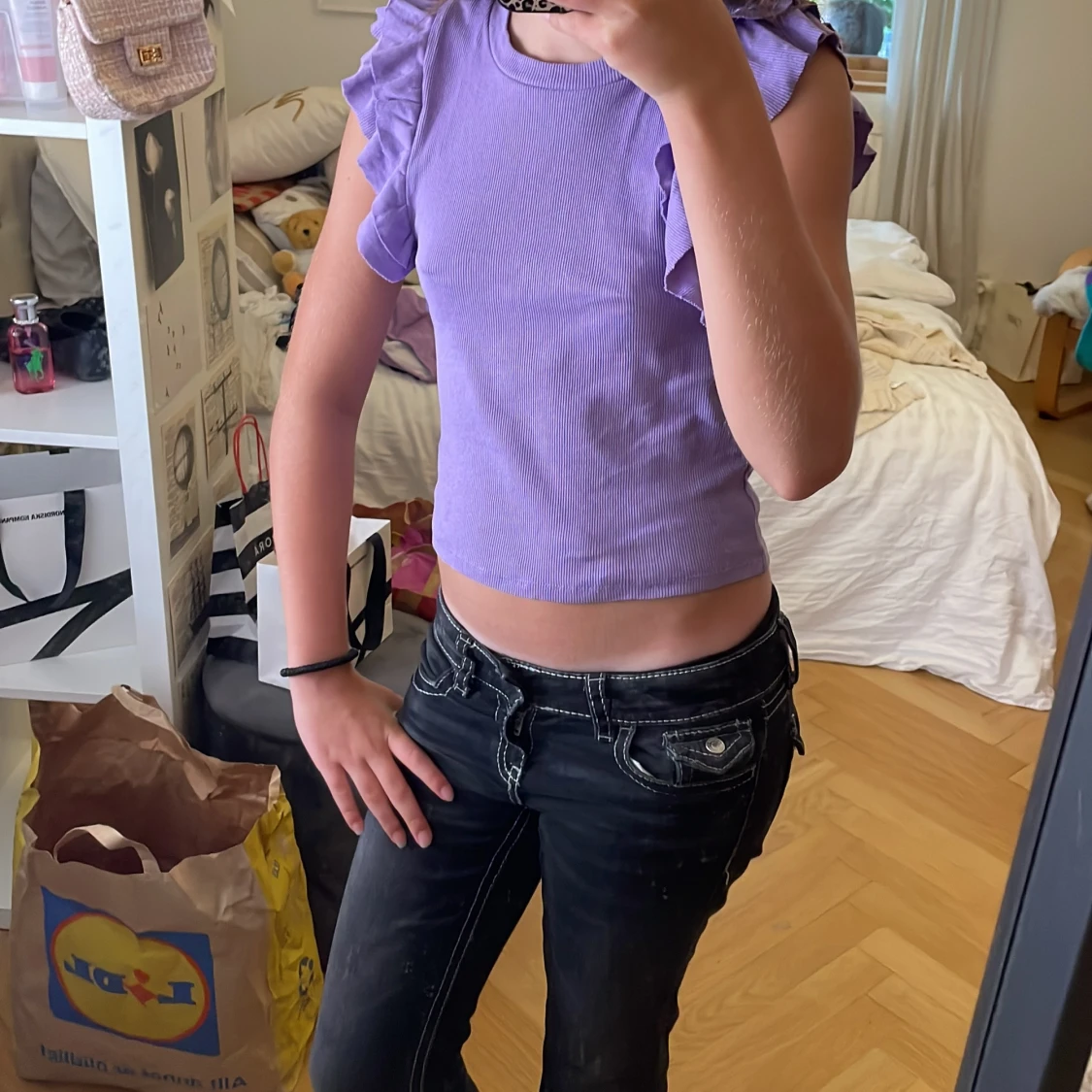 Ribbad lila volangtopp