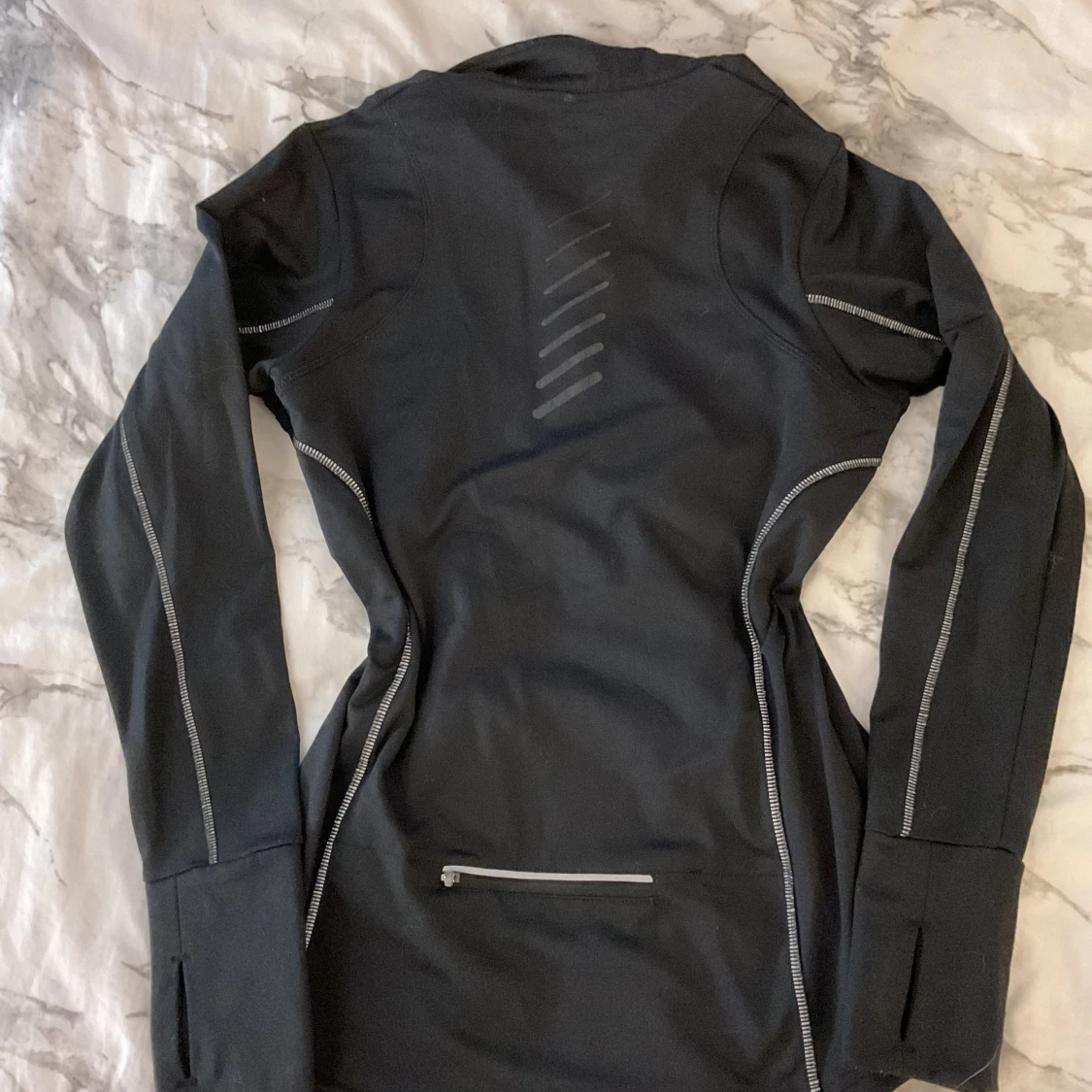 Svart träningshoodie från OTP - 2