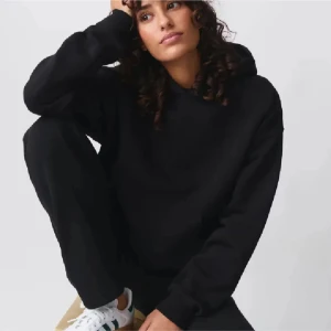 Svart Gina hoodie - Säljer den då jag köpte en ny ❤️.