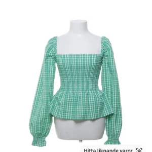 Grön rutig blus  - Jättesöt blus ifrån envii, endast använd två gånger och har inga defekter!! Köpt på sellpy men säljer den då jag inte använder den så mycket💚💚💚Den är i Xs men är väldigt stretchig så skulle säga att den även passar S/M