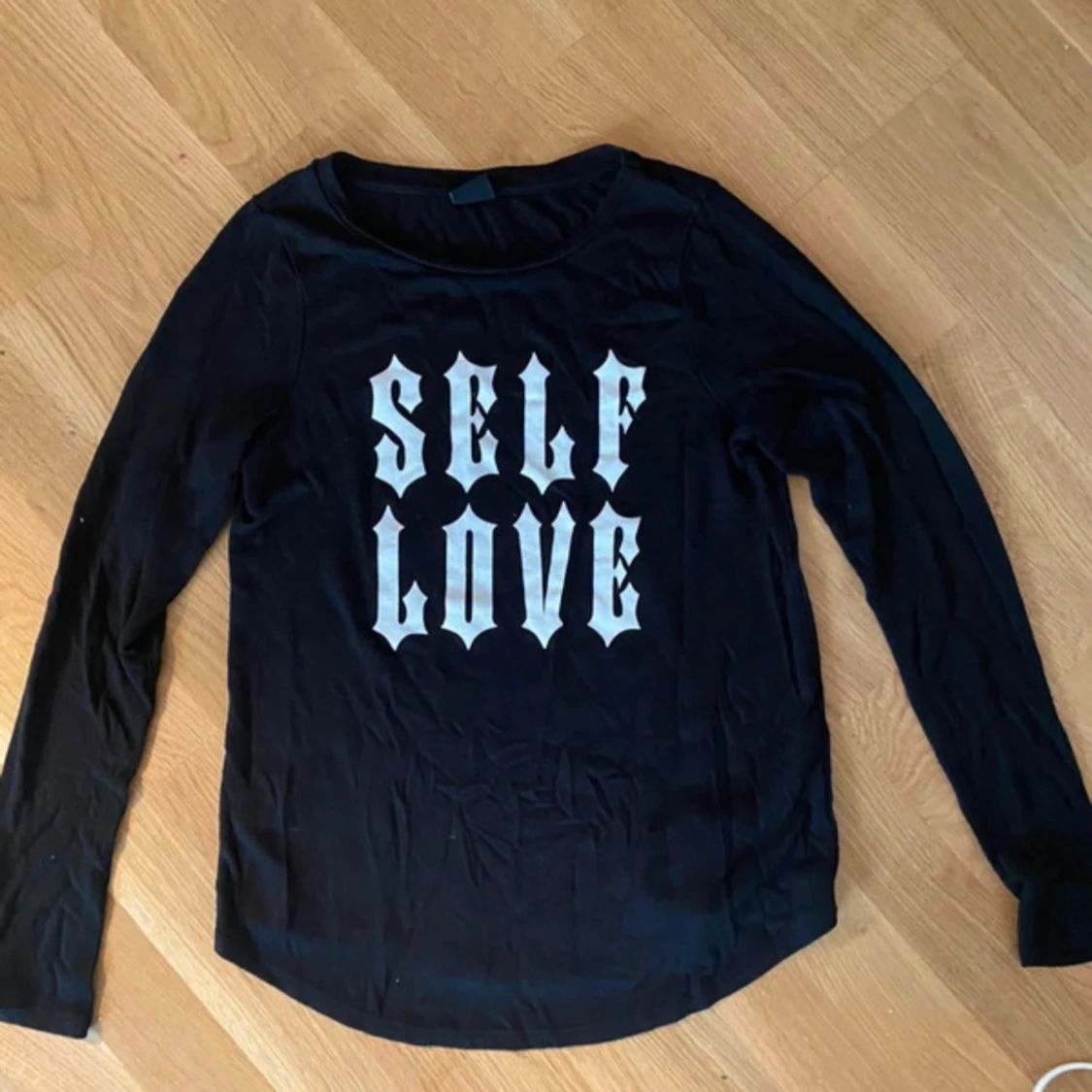 Svart långärmad tröja SELF LOVE