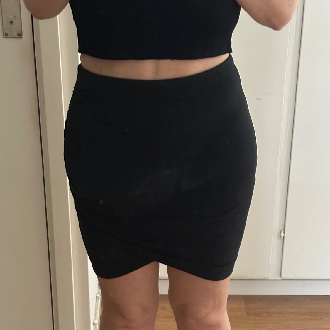 Svart omlottkjol - 3